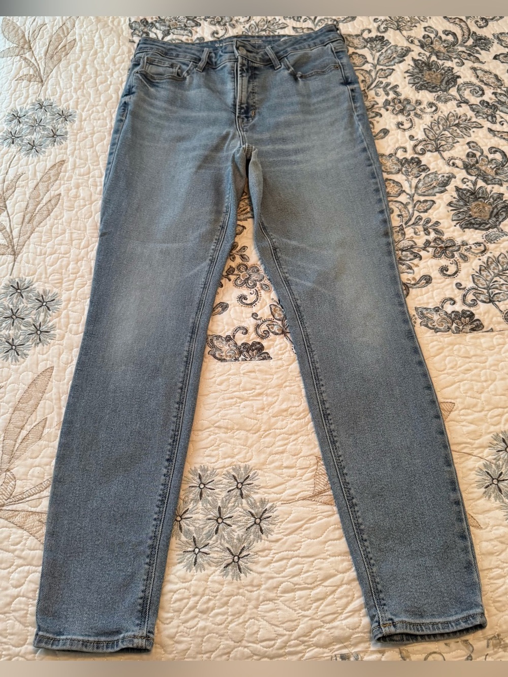 Old Navy high rise Rockstar Super Skinny jeans size 10